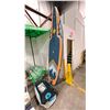 Image 2 : BODY GLOVE PERFORMER SERIES INFLATABLE PADDLE BOARD W/BAG AND ACCESSORIES