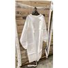 Image 3 : 1 PALLET OF (LEVEL 1) ISOLATION GOWNS - WHITE/SZ LARGE