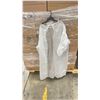 Image 3 : 1 PALLET OF DISPOSABLE PROTECTIVE GOWNS (NON MEDICAL) - APPROX. 30 BOXES PER PALLET/120 PCS. PER BOX