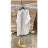 Image 3 : 1 PALLET OF DISPOSABLE PROTECTIVE GOWNS (NON MEDICAL) - APPROX. 30 BOXES PER PALLET/120 PCS. PER BOX
