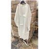 Image 4 : 3 PALLETS OF (LEVEL 1) ISOLATION GOWNS WHITE/ MOSTLY SZ LARGE - 25 BOXES PER PALLET/50 PCS. PER
