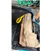 Image 4 : BODY GLOVE PERFORMER SERIES INFLATABLE PADDLE BOARD W/BAG AND ACCESSORIES