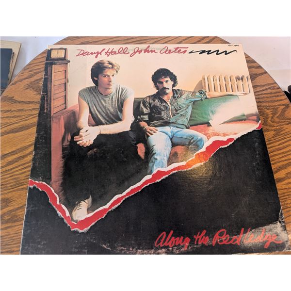 Daryl Hall & John Oates - Along the Red Ledge