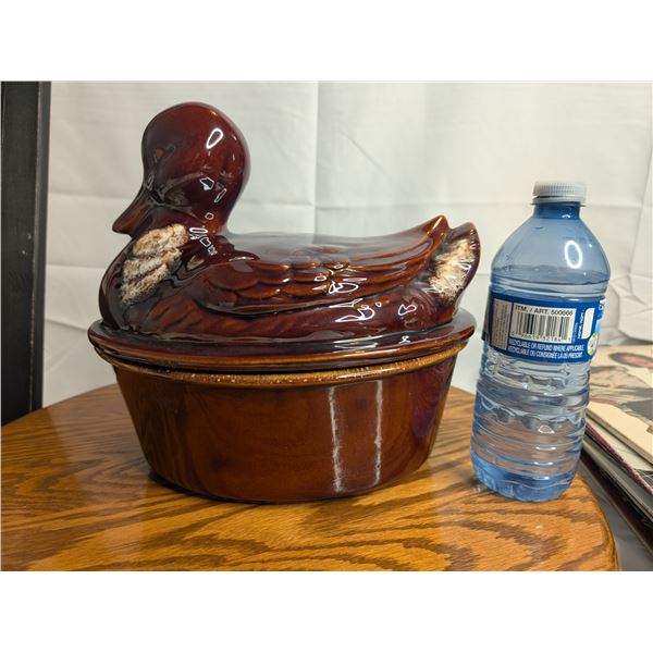 Vintage Hull Two Quart Duck Casserole