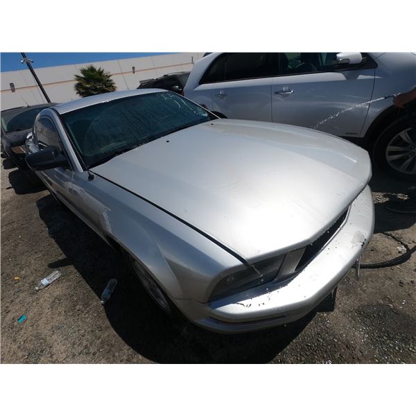 FORD MUSTANG 2005 T-DONATION