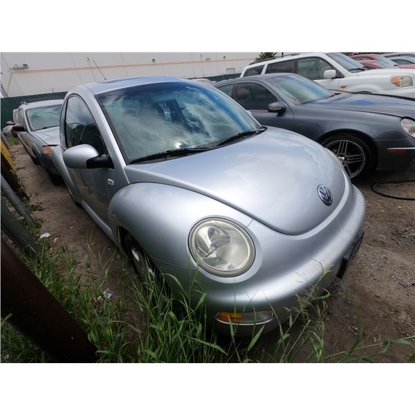 VOLKSWAGEN BEETLE 2001 T-DONATION