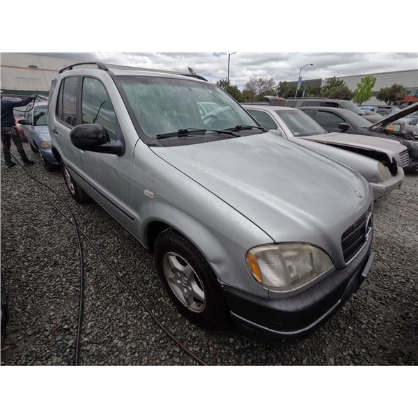 MERCEDES-BENZ M-CLASS 1998 T-DONATION