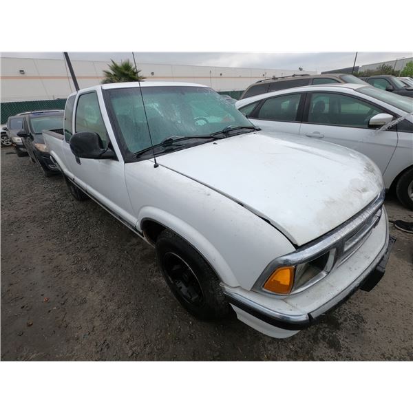 CHEV S-10 PICKUP 1997 T-DONATION
