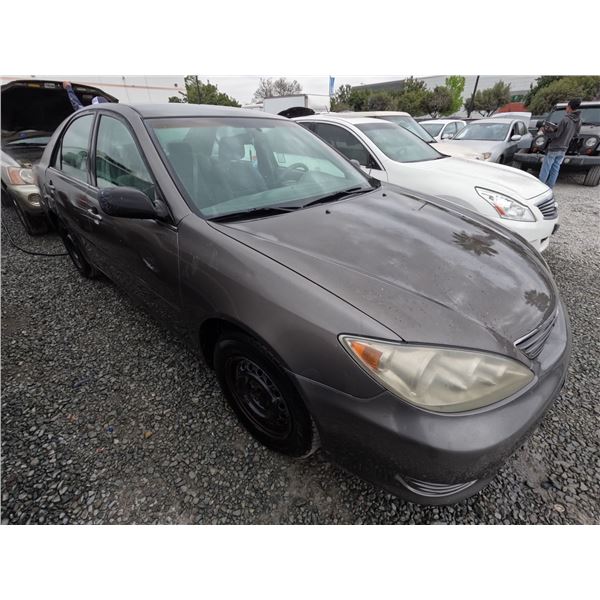TOYOTA CAMRY 2005 SALV T/DONATION
