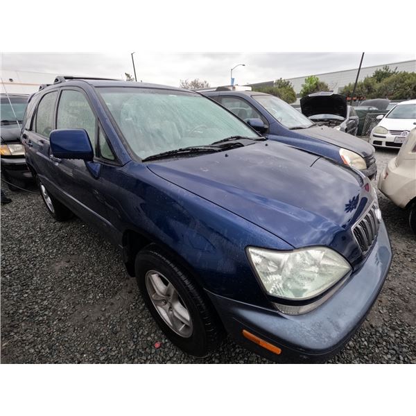 LEXUS RX300 2002 SALV T/DONATION