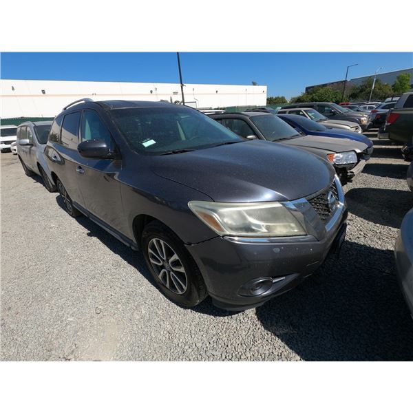NISSAN PATHFINDER 2013 T-2 DAYS