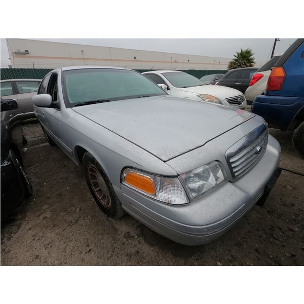 FORD CR VICTORIA 2000 T-DONATION
