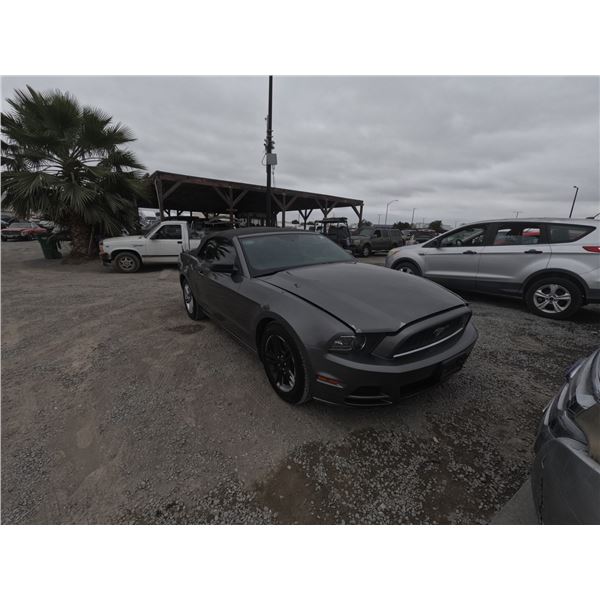 FORD MUSTANG 2013 T