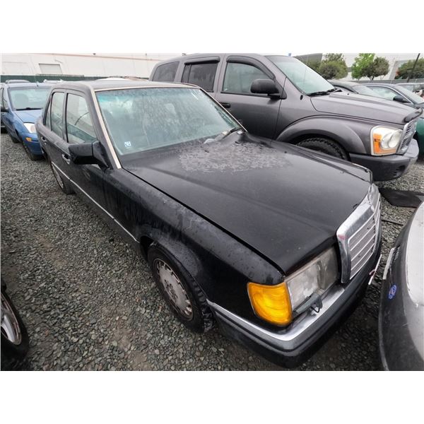 MERCEDES 300 SERIES 1990 SALV T/DONATION
