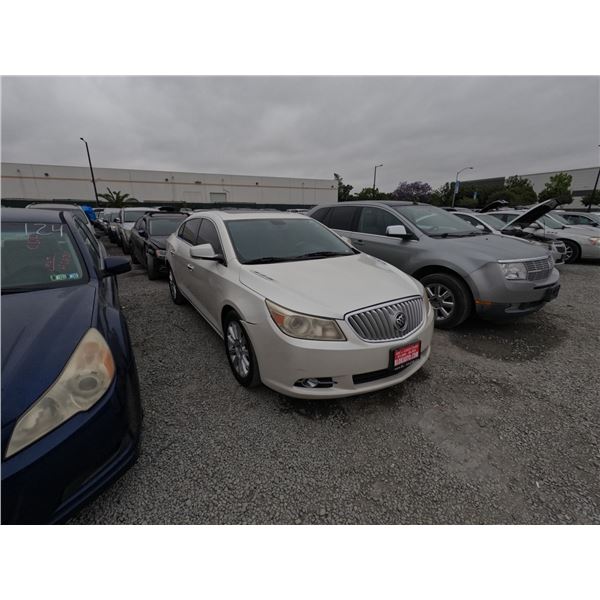 BUICK LACROSSE 2011 SALV/T