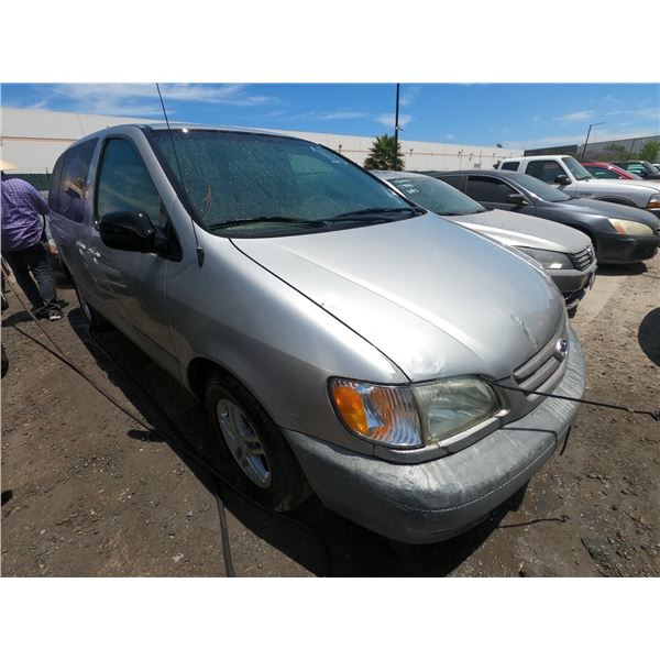 TOYOTA SIENNA 2001 ADT-DONATION