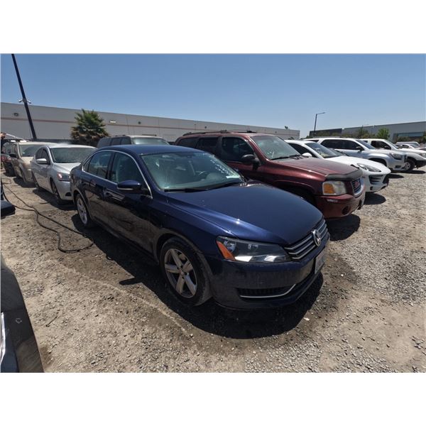 VOLKS PASSAT 2012 T