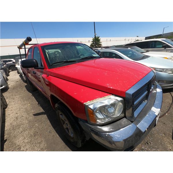 DODGE DAKOTA 2005 SALV T/DONATION