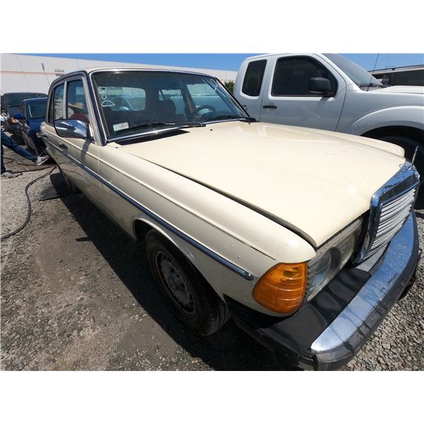 MERCEDES 300D 1984 T-DONATION