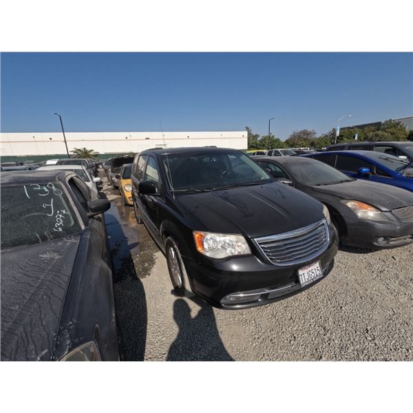 CHRYSLER T&C 2015 T-2 DAYS
