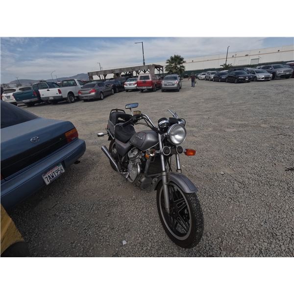 HONDA SILVERWING 1982 T-DONATION