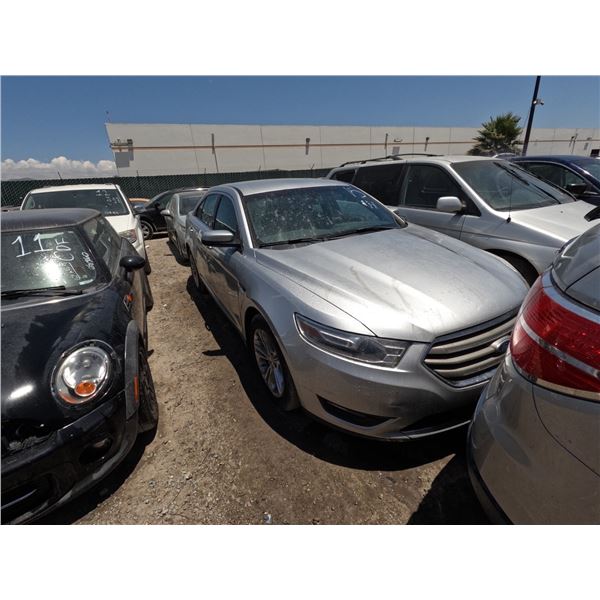 FORD TAURUS 2013 T
