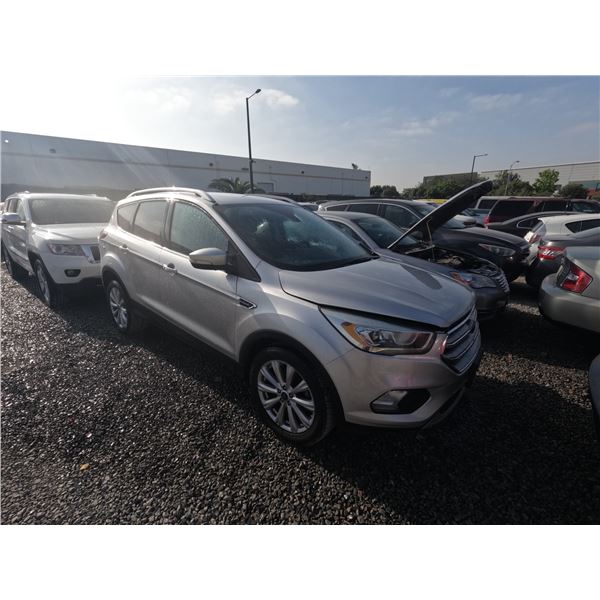 FORD ESCAPE 2017 T-2 DAYS