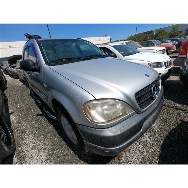 MERCEDES M CLASS 1999 T-DONATION