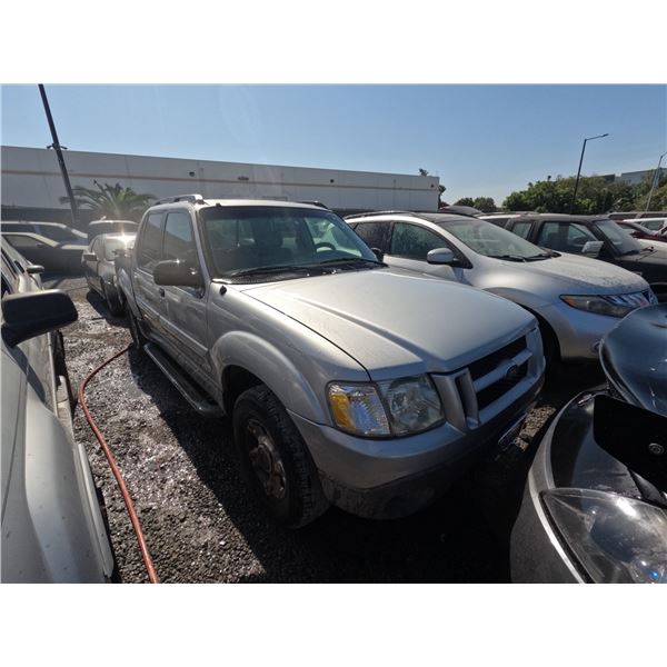 FORD EXPLORER SPORT TRAC 2001 T