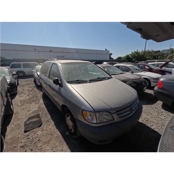 TOYOTA SIENNA 2001 T-DONATION