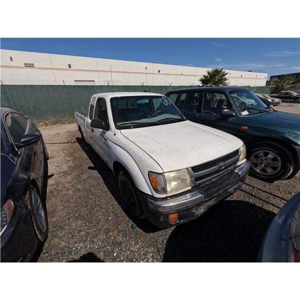 TOYOTA TACOMA 2000 T