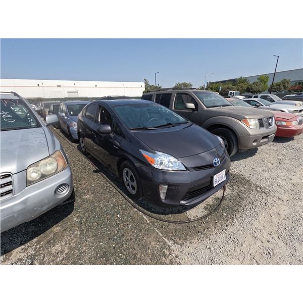 TOYOTA PRIUS 2012 O/S T-DONATION