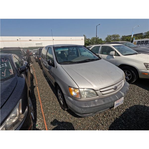 TOYOTA SIENNA 2001 ADT-DONATION