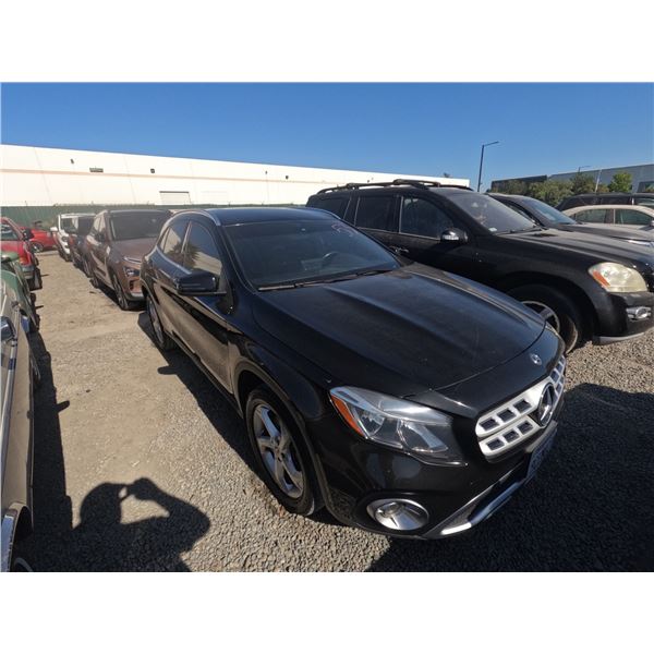MERCEDES GLA CLASS 2019 T-2 DAYS