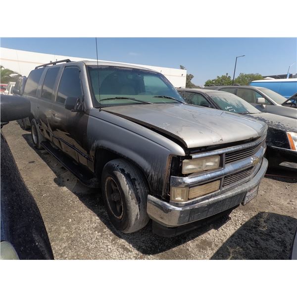 CHEV SUBURBAN 1999 T-DONATION