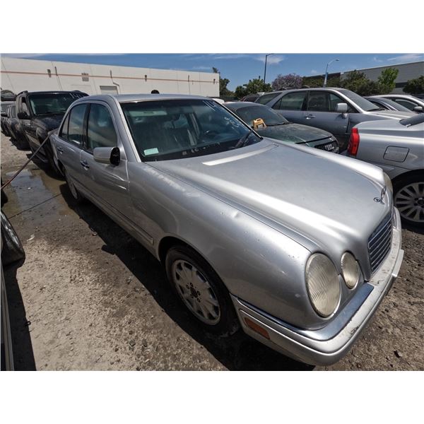 MERCEDES E-CLASS 1999 T-DONATION