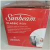 Image 2 : Sunbeam Classic Iron - Mid Size Non-Stick