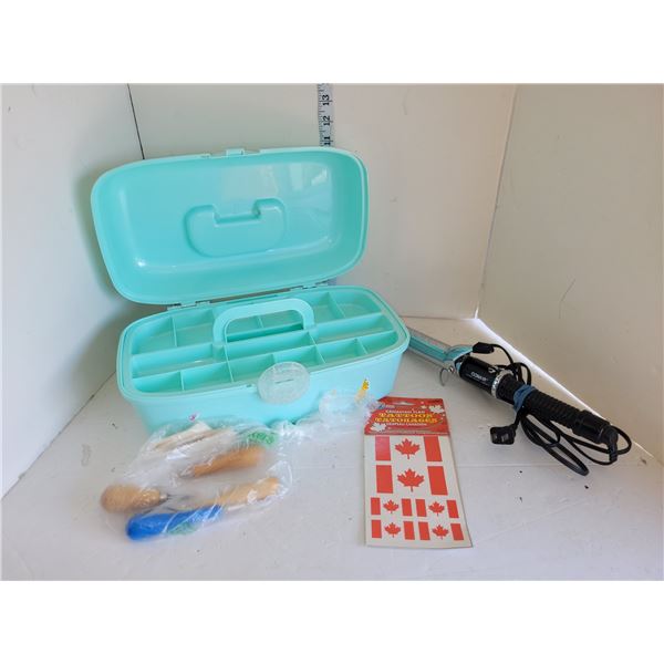 Hard Plastic Crafting Case with Crafting Needles +