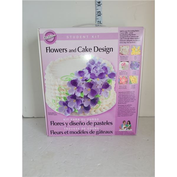 Wilton Student Kit - Flowers and Cake Design