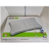Image 2 : Wii Fit Balance Board + Game Disc