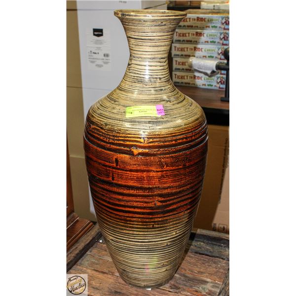 SPIRAL RUSTIC FLOWER VASE