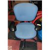 Image 1 : BLUE OFFICE CHAIRS ON WHEELS
