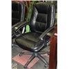Image 1 : LEATHERETTE ROLLING OFFICE CHAIR
