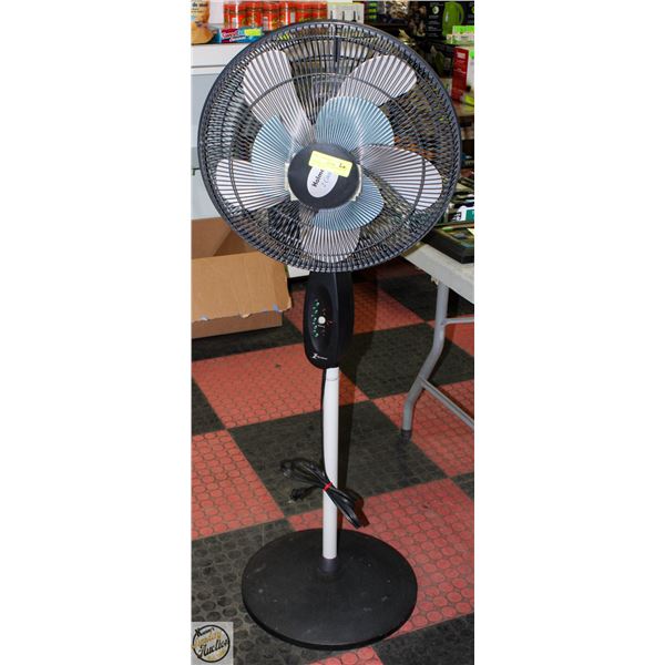 HOLMES "2 COOL" BLACK FLOOR FAN - MULTI-