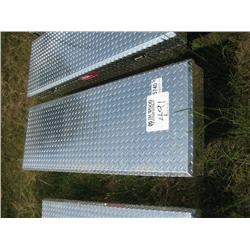 ALUMINUM CHECKER PLATE TOOL BOX
