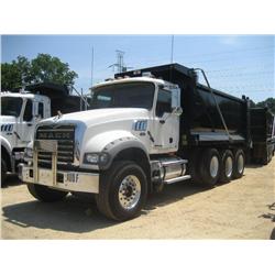 2008 MACK GU713 TRI-AXLE DUMP