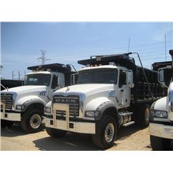 2007 MACK CTP713 TRI-AXLE DUMP