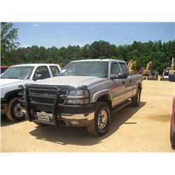 2005 CHEVROLET 2500 HD 4X4 PICKUP