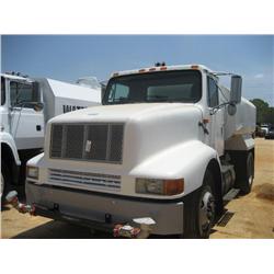 1995 INTERNATIONAL 8200 S/A WATER TRUCK