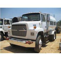 1992 FORD L8000 S/A WATER TRUCK